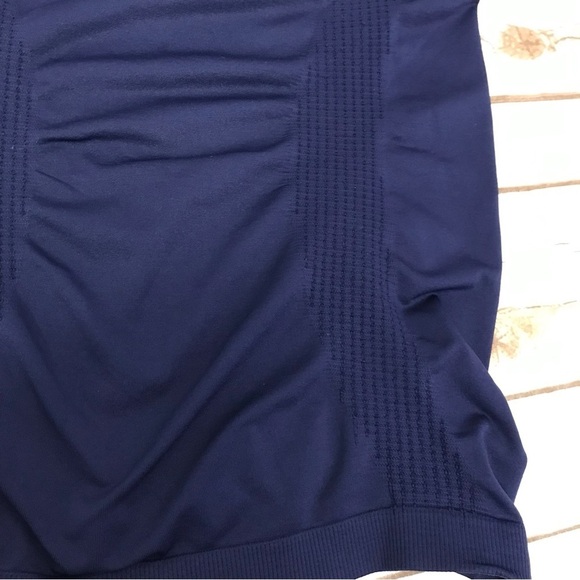 Athleta Trophy Tee Shirt Navy Color Sz small active wear short sleeve‎ - Picture 6 of 13